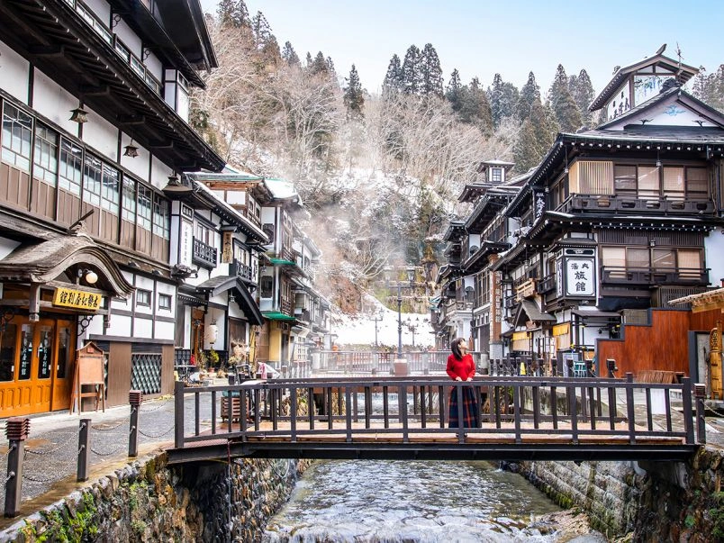 まるでジブリの世界！エモさ爆発「銀山温泉」！